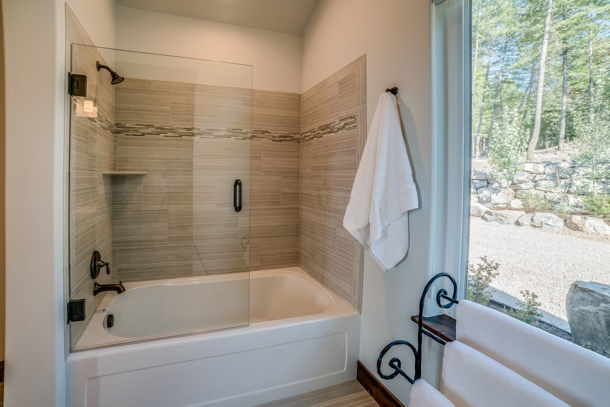 Shower & Tub Installation in Quesada
